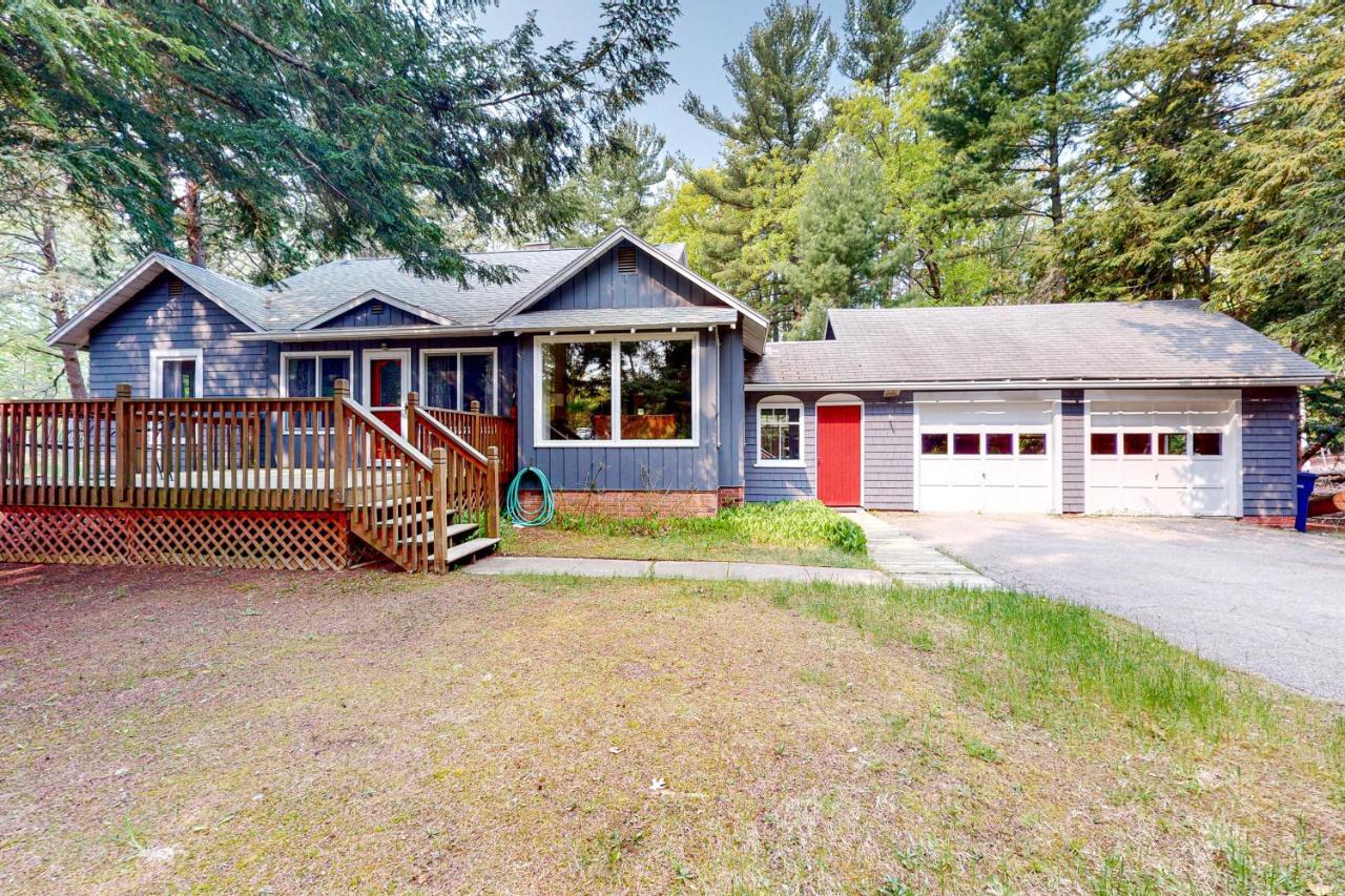 Wanderlust Villa Glen Arbor Exterior photo